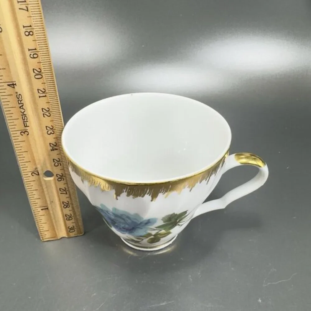 Mitterteich Bavaria Germany Fine Porcelain‎ Teacup Saucer Set Heavy Gold Pattern